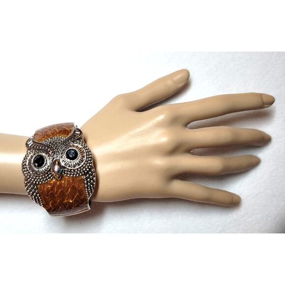 Wide Owl Statement Hinged Cuff Bracelet Brown Enamel Silvertone Metal Cabincore - Picture 8 of 8